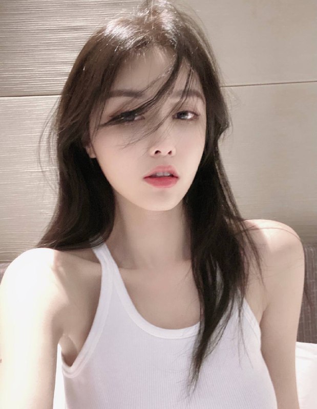 重庆 气质型 兼职  平面模特99年 172E极品 真极品  超长美腿 超仙嫩 皮肤水嫩白皙全身雪白 三点粉 氵多 支持各种验证