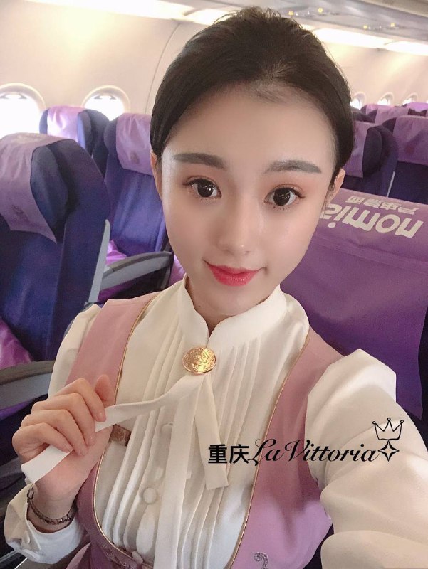 #重庆LaVittoria土著吉祥航空空乘熟悉专业知识制服齐全清纯小可爱170D全身雪白三点粉S身材0整容活好🈶耐心