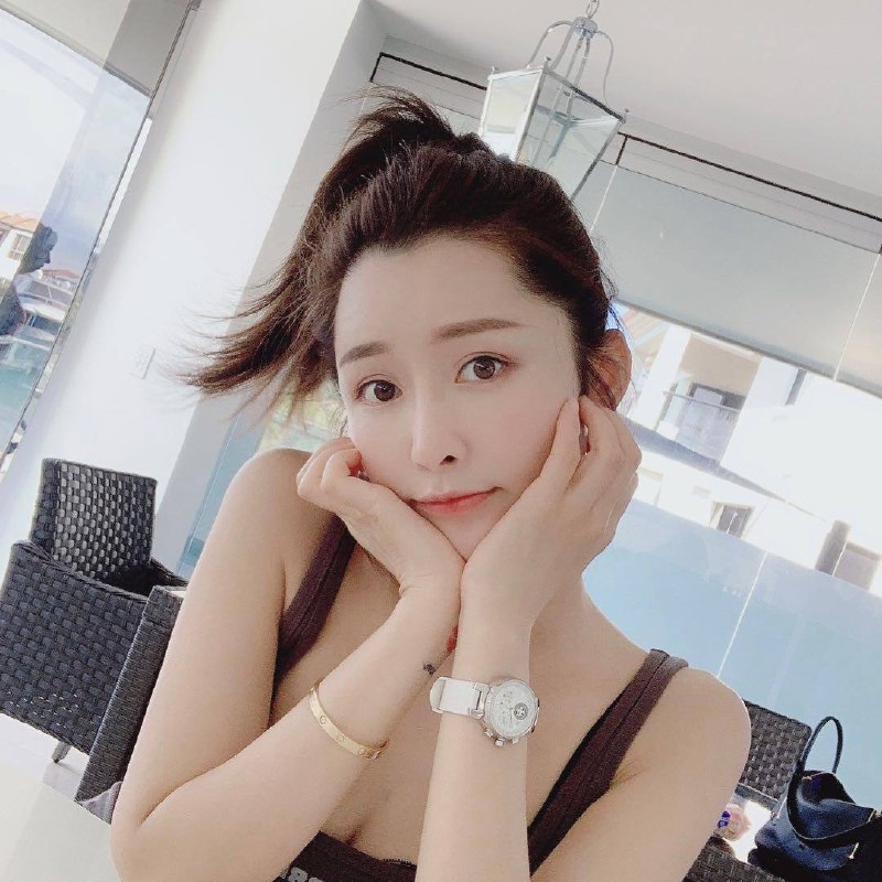 重庆沐依2⃣️🏠92   174D💯人特别有气质 超级白身材一级棒，会一字马🔝