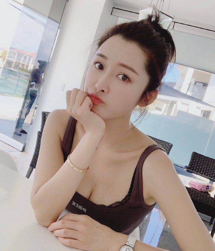 重庆沐依2⃣️🏠92   174D💯人特别有气质 超级白身材一级棒，会一字马🔝