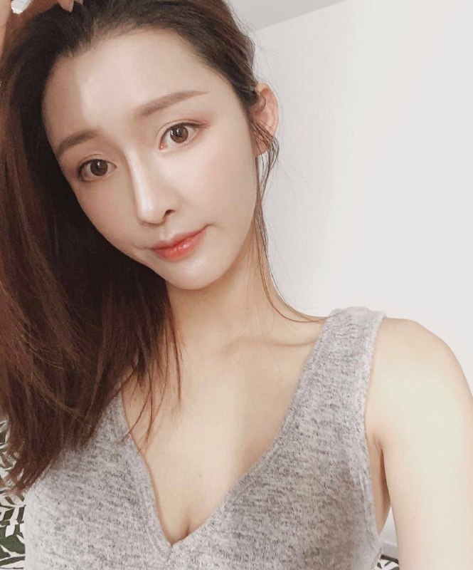 重庆沐依2⃣️🏠92   174D💯人特别有气质 超级白身材一级棒，会一字马🔝