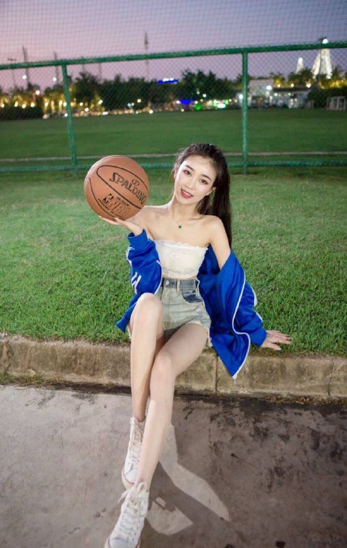 新开纯情学生妹，在校篮球宝宝拉拉队，队长净身高171腿长90公分大长腿清纯甜美，邻家少女，大长腿，甜美至于系，可萌可贱可风骚，擅长虽有类型，口活超级好，代课如初恋。