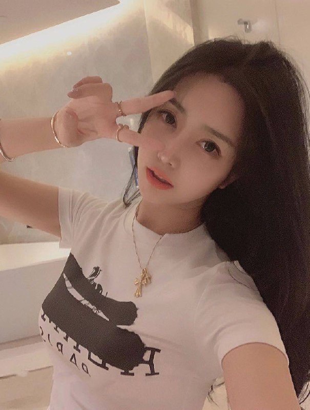 南京BOY。172c极品白小纯，短开半个月，兼职学生5.W。