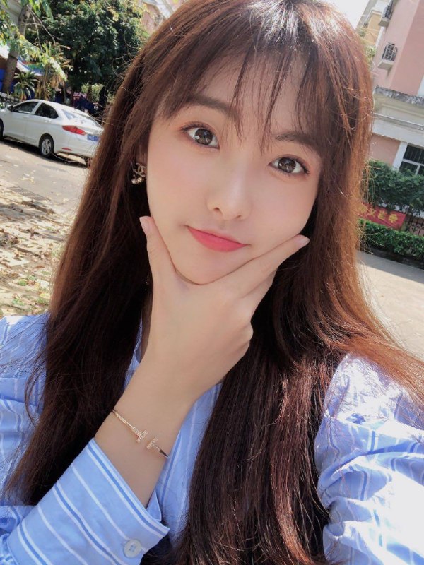 重庆浪子。 新人（兼职）• 身高168cm🐻C90斤·乖巧听话 温柔体贴·素质高  肤白柔嫩• 女友feel 服务意识高 给你初恋的感觉❤️