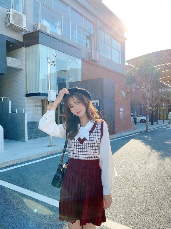 重庆浪子。 新人（兼职）• 身高168cm🐻C90斤·乖巧听话 温柔体贴·素质高  肤白柔嫩• 女友feel 服务意识高 给你初恋的感觉❤️