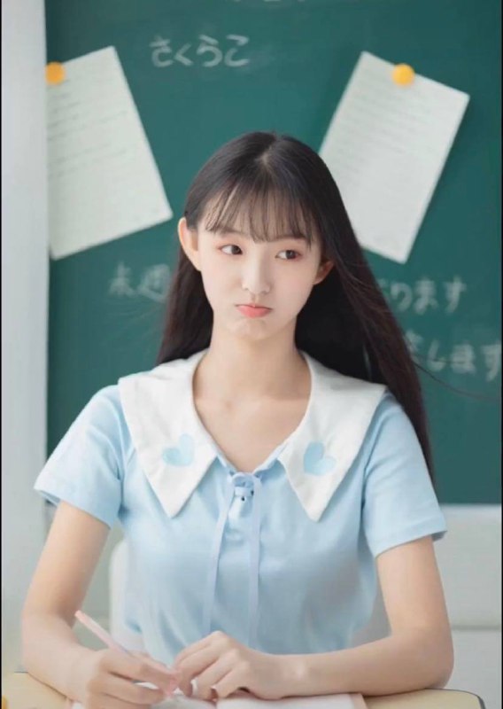 洁儿重师大一新生，刚下水新人168🐻D .01年性格活泼可爱 笑起来有两个酒窝 超级可爱的邻家小妹 皮肤白皙嫩滑 可素颜出门 身材均匀 凹凸有致