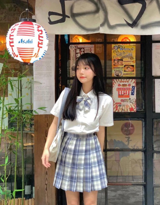 重庆 赵露思03，165c+年萝莉 小宝贝❤️温柔甜美皮肤特别好👙天然脸不整容可制服jk👅👅👅。