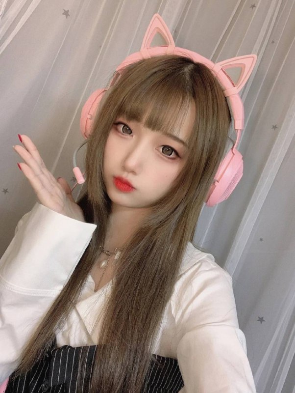 重庆。太子。极品bxc新人首🎬兼职学生    170  年龄 03年体重 90斤🐻围 C 性格好会说话无纹身不抽烟服务态度一流 懂配合 守规矩 不事