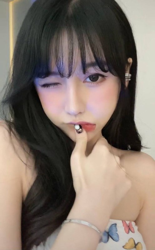 重庆林轩🏠慕遥遥：20岁 166高 90斤