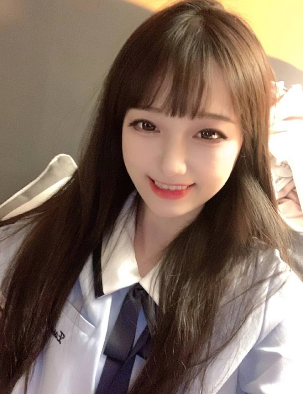 重庆。太子。极品bxc新人首🎬兼职学生    170  年龄 03年体重 90斤🐻围 C 性格好会说话无纹身不抽烟服务态度一流 懂配合 守规矩 不事