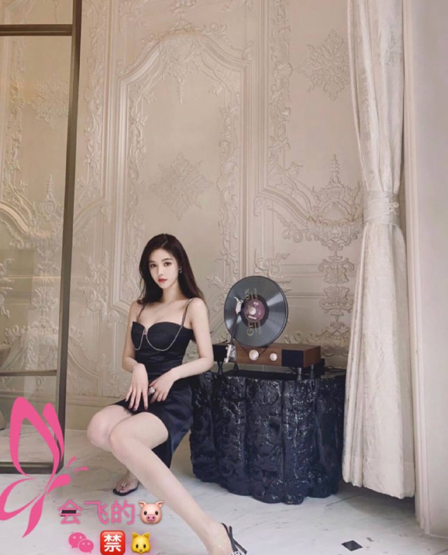 重庆cqq2⃣️颜值酷似baby 气质极佳身高:172CM年龄:97年胸围:D➕高素质 高情商 IQEQ双高纯兼职 时尚杂志mote