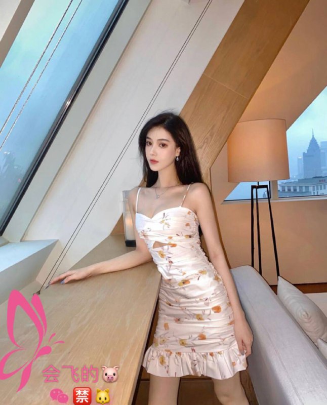 重庆cqq2⃣️颜值酷似baby 气质极佳身高:172CM年龄:97年胸围:D➕高素质 高情商 IQEQ双高纯兼职 时尚杂志mote