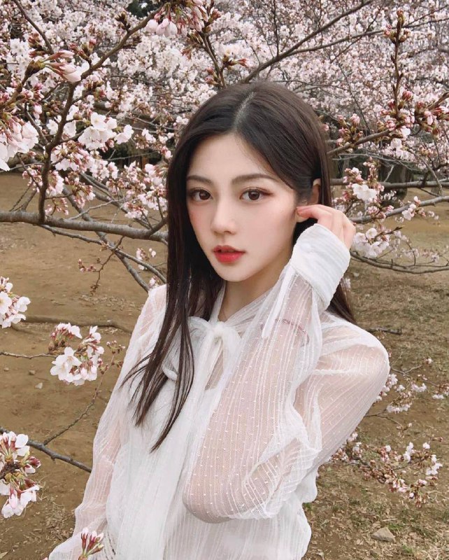 重庆传媒大学学生 清纯无整皮肤白皙 170d 无敌乖巧性格特别好 待k如初恋😃😃