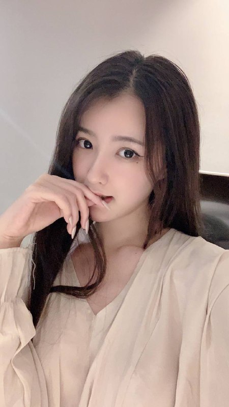 重庆刚下💦01年学生净高172🐻D皮肤雪白🍑臀  腰细臀翘 上下粉嫩真实生活照