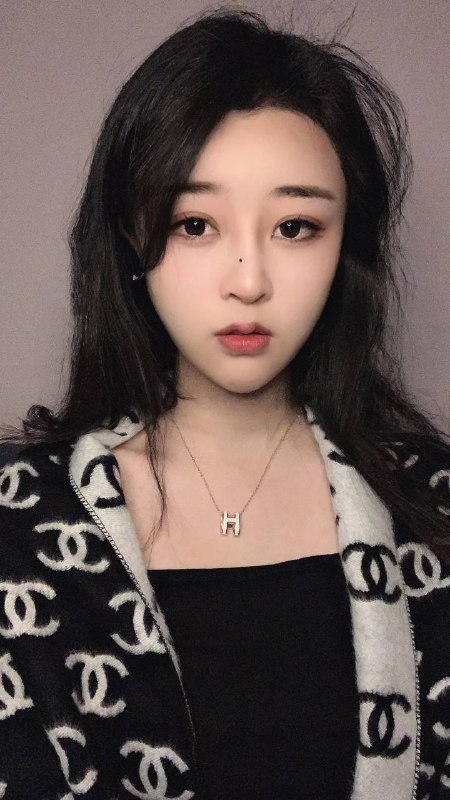 重庆璐璐 邻家妹妹真实02年 皮肤白皙清纯甜美 活泼可爱168D筷子腿 纯纯的女友feel