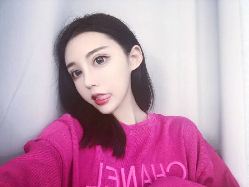 name: 鑫没age: 2003年出生height:168cm净身高bust:     C罩杯interest:兴趣爱好广泛 油画，JK 烘培，游泳。清纯又不失妩媚  筷子腿🍑臀 雪白肌肤 叫声超级酥  性格软萌 不催不事儿