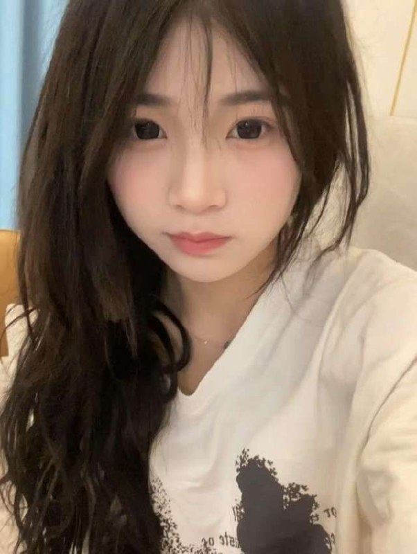 长沙☀07小可爱#A08• 0整容 溫柔甜美• 真人真照• 身高：165🐻C小可爱• 体重：90• 年龄：真实07年 18岁可jk cos 角色扮演 喜欢cosplay可爱娃娃脸 皮肤白净 眼神清澈 待客如初恋🌟需要安排点击预约:@AnnaGJ168📲被双向限制联系:@AnnaGJ168bot