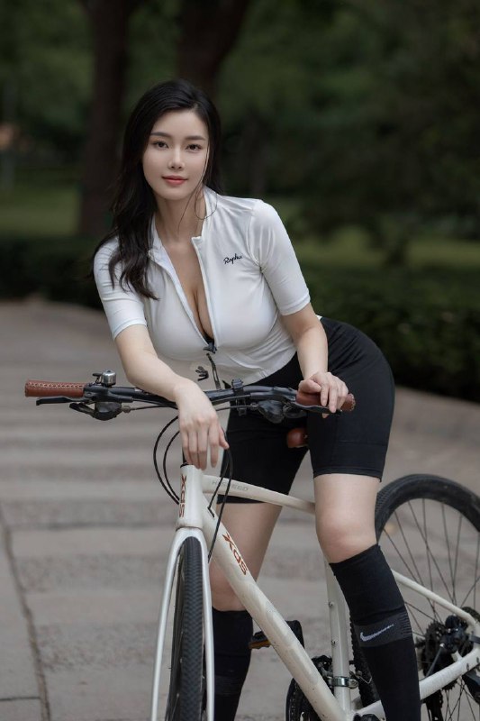 长沙一克拉🏠高圆圆 172 E🌟需要安排点击预约:@AnnaGJ168📲被双向限制联系:@AnnaGJ168bot