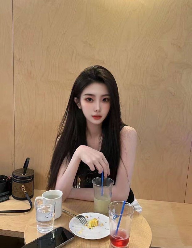 长沙❤️奶兔03• 𝐇𝐞𝐢𝐠𝐡𝐭身高/176• 𝐖𝐞𝐢𝐠𝐡𝐭体重/52kg• 𝐁𝐮𝐬𝐭胸围/ C谈吐优雅大方 高学历高素质 会舞蹈可甜可御 皮肤白 蜜🍑桃臀🌟需要安排点击预约:@AnnaGJ168📲被双向限制联系:@AnnaGJ168bot