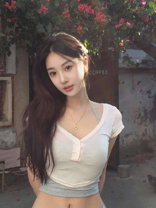 长沙一克拉🏠克拉拉𝐇𝐞𝐢𝐠𝐡𝐭身高 ：178·𝐁𝐮𝐬𝐭胸围 ：D·Occupation职业  ：文化传媒模特妈生脸，皮肤白，吹弹可破性格开朗，气质女人味💃🏻超高配合度，你的专属宝贝———👄期待与你相遇👄———🌟需要安排点击预约:@AnnaGJ168📲被双向限制联系:@AnnaGJ168bot