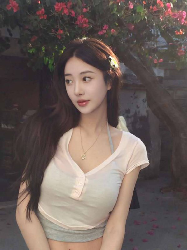 长沙一克拉🏠克拉拉𝐇𝐞𝐢𝐠𝐡𝐭身高 ：178·𝐁𝐮𝐬𝐭胸围 ：D·Occupation职业  ：文化传媒模特妈生脸，皮肤白，吹弹可破性格开朗，气质女人味💃🏻超高配合度，你的专属宝贝———👄期待与你相遇👄———🌟需要安排点击预约:@AnnaGJ168📲被双向限制联系:@AnnaGJ168bot