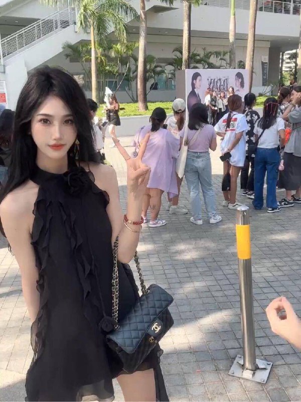 长沙一克拉🏠小红純欲氣 颜值天花板高情商·会聊天·性格好性格温柔 肤如凝脂 甜如女友及有耐心♥身高：168CM.体重： 45KG熊    ：36D🌟需要安排点击预约:@AnnaGJ168📲被双向限制联系:@AnnaGJ168bot