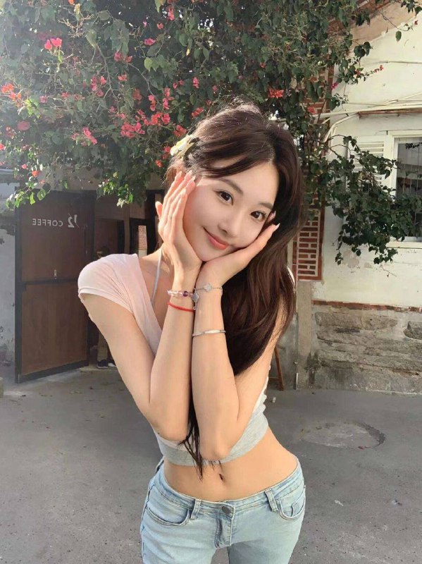 长沙一克拉🏠克拉拉𝐇𝐞𝐢𝐠𝐡𝐭身高 ：178·𝐁𝐮𝐬𝐭胸围 ：D·Occupation职业  ：文化传媒模特妈生脸，皮肤白，吹弹可破性格开朗，气质女人味💃🏻超高配合度，你的专属宝贝———👄期待与你相遇👄———🌟需要安排点击预约:@AnnaGJ168📲被双向限制联系:@AnnaGJ168bot