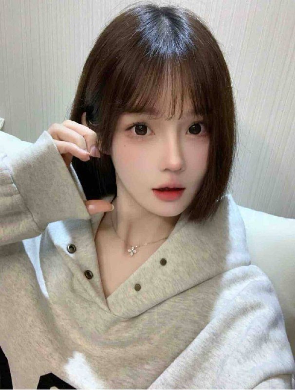 长沙欢喜🏠小虎牙🫧短发甜妹🎀三点粉 天生白虎   一线天   167c皮肤雪白 性格温柔 是你的初恋女友🌟需要安排点击预约:@AnnaGJ168📲被双向限制请联系:@AnnaGJ168bot