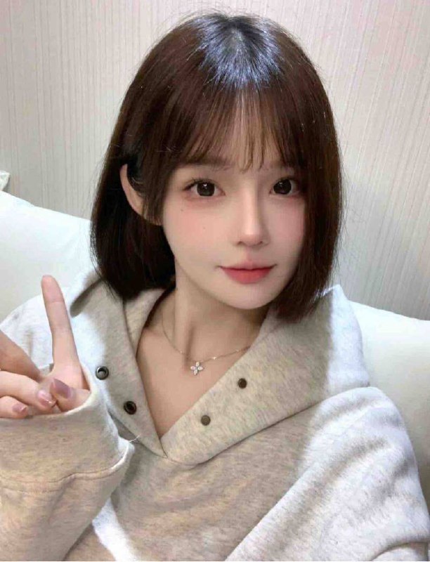 长沙欢喜🏠小虎牙🫧短发甜妹🎀三点粉 天生白虎   一线天   167c皮肤雪白 性格温柔 是你的初恋女友🌟需要安排点击预约:@AnnaGJ168📲被双向限制请联系:@AnnaGJ168bot