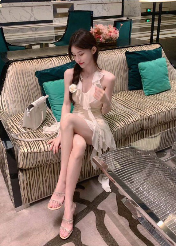 长沙欢喜🏠伊欣03年 天然无整 清纯气质 纯欲精致清純又不失性感 白裡透紅𝟏68 𝐜𝐦 - 34C - 48𝐤𝐠湖南师范大学｜自媒体主播高級気質ホワイトカラー• 粉嫩甜心蘿莉 白嫩誘人呼之欲出• 纖細小鳥蹆 ♡ 皮膚白皙高挑长直腿 全身紧致 氛圍感美女🌈💖ིྀ💛ིྀ💙ིྀ💜ིྀ💚ིྀ🧡ིྀ性格温柔 迷情投入 优雅独立 极限反差🌟需要安排点击预约:@AnnaGJ168📲被双向限制请联系:@AnnaGJ168bot