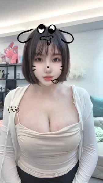 长沙小明-174E-清纯反差奶桃肌