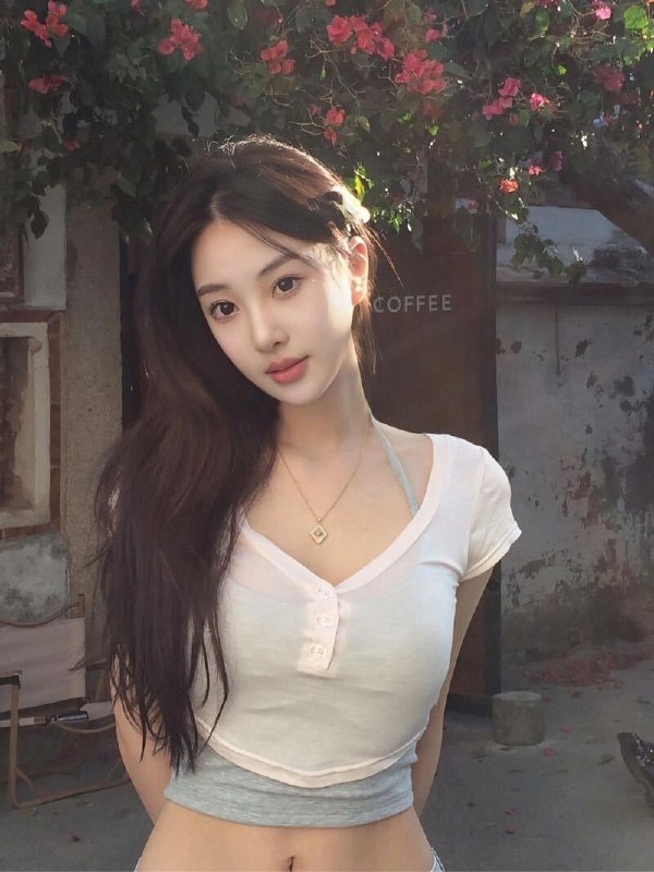 长沙李成阳❤️克拉拉🎬·𝐇𝐞𝐢𝐠𝐡𝐭身高 ：178·𝐁𝐮𝐬𝐭胸围 ：D·Occupation职业  ：文化传媒模特妈生脸，皮肤白，吹弹可破性格开朗，气质女人味💃🏻超高配合度，你的专属宝贝———👄期待与你相遇👄———