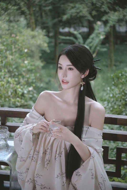 ✨168  02年  真🐻C 纯天然✨45kg   A4腰  马甲线✨热爱健身胸大腰细屁股翘翘✨温柔多氵声音甜美 外柔内骚✨蜜桃臀 无纹身   不事不催✨服务超好🛏上骚杯🔥好敏感✨配合度高   各种情趣内衣✨真人真照可验证  非诚勿扰🌸和有情人 做快乐事 或早或晚 总会相见