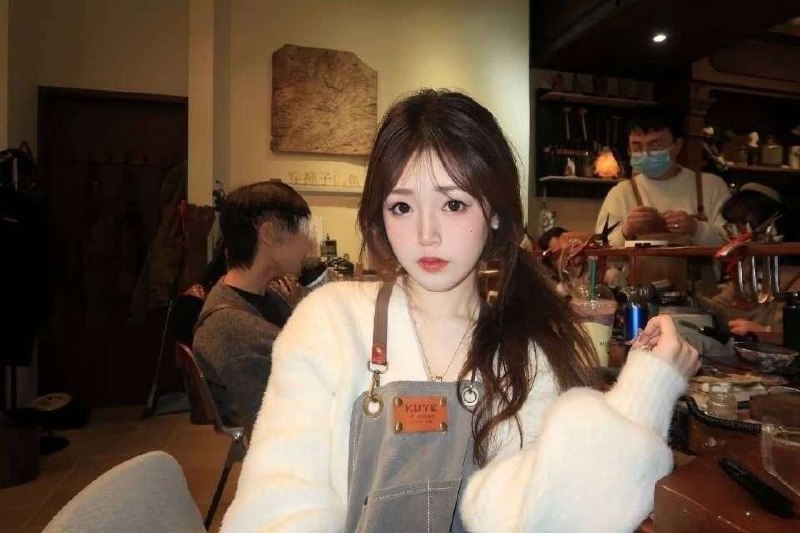 幼齿童颜少女纯兼职娇小可人萝莉届天花板净足160c/07/85斤