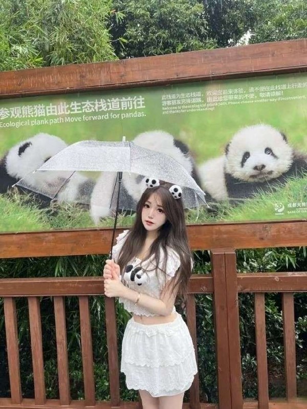 幼齿童颜少女纯兼职娇小可人萝莉届天花板净足160c/07/85斤