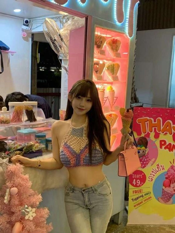 长沙❤️人，极品纯欲，首次登陆Age:05身高:170真🐻E，A4小蛮腰，皮肤雪白，纯天然无整，温柔体贴，气质大方