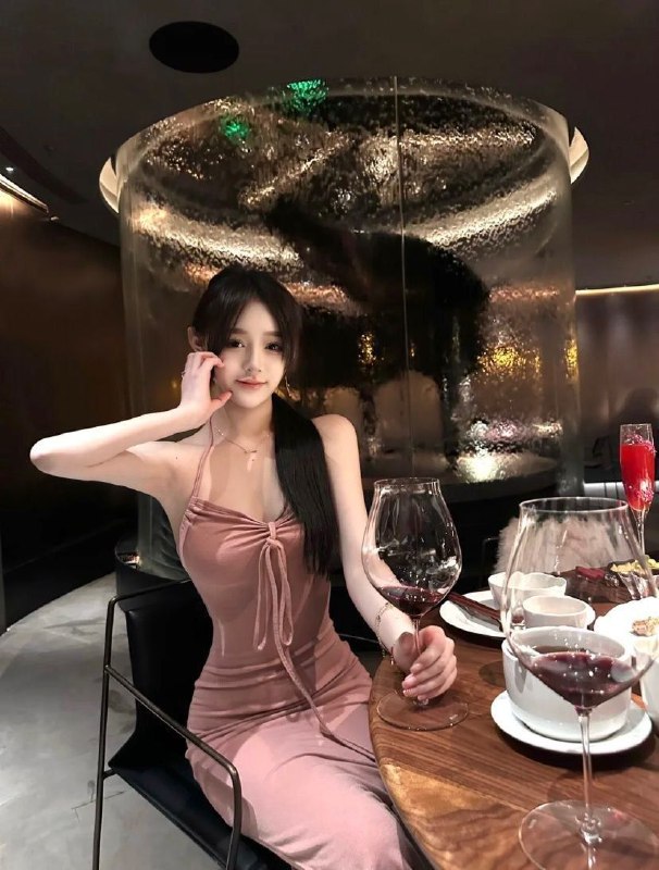 武汉摩羯➕纯欲兼职涵涵19岁 170 d洋气瘦高🥢长腿皮肤细腻白嫩🥰气质好会穿搭性格好会聊天配合度高😄#网红款#大圈探花视频🌟需要安排点击预约:@AnnaGJ168📲被双向限制联系:@AnnaGJ168bot