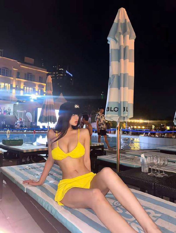 武汉小蕾玖➕5起质量暂时开3真实抖音网红 粉丝四十万➕177 E 皮肤雪白常年健身 马甲线非常明显 蜜桃臀 驾照赔总大圈探花视频🌟需要安排点击预约:@AnnaGJ168📲被双向限制联系:@AnnaGJ168bot