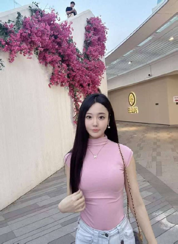 武汉小蕾玖🏠家新人04年高白纯身高172胸围C乖巧听好真人真照支持验证 驾照赔总大圈探花视频🌟需要安排点击预约:@AnnaGJ168📲被双向限制联系:@AnnaGJ168bot