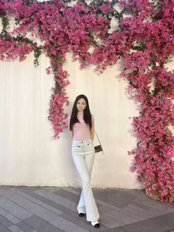 武汉小蕾玖🏠家新人04年高白纯身高172胸围C乖巧听好真人真照支持验证 驾照赔总大圈探花视频🌟需要安排点击预约:@AnnaGJ168📲被双向限制联系:@AnnaGJ168bot