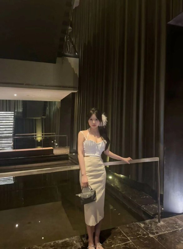 武汉摩羯➕新人下水邻家小妹妹• 𝐇𝐞𝐢𝐠𝐡𝐭身高/165• 𝐖𝐞𝐢𝐠𝐡𝐭体重/94• 𝐁𝐮𝐬𝐭胸围/d+• 𝐎𝐜𝐜𝐮𝐚𝐭𝐢𝐨𝐧职业/模特• 𝐒𝐩𝐞𝐜𝐢𝐚𝐥𝐢𝐭𝐲特长/肤白听话• 𝐇𝐨𝐛𝐛𝐲兴趣/健身 舞蹈萝莉大🐻类型  温柔服务好 耐心🌟需要安排点击预约:@AnnaGJ168📲被双向限制联系:@AnnaGJ168bot