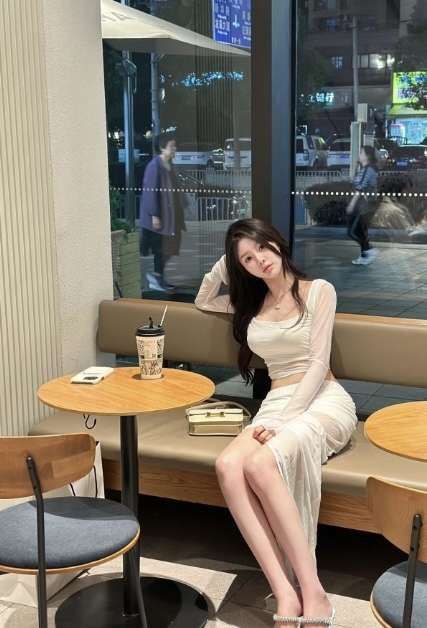 武汉摩羯➕兼职学生02/167D 杭州人167cm 92g 38D杭州师范大学在校研究生温柔可人 只约素质哥哥有纹身，🉑69🉑有gzs多人见证本人比视频照片好看#学生#体验感好#服务型#推荐#好评，#好评图🌟需要安排点击预约:@AnnaGJ168📲被双向限制联系:@AnnaGJ168bot