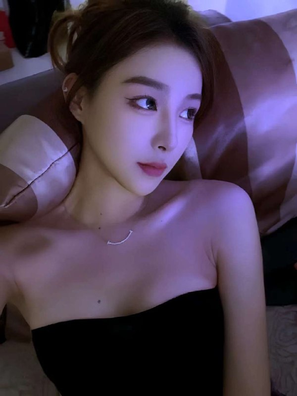 武汉摩羯➕新人小秦岚极品网红气质型🉑甜🉑咸170D🉑69🐍无不良嗜好没纹身不抽烟不喝酒#网红款#性感烧杯#新茶🌟需要安排点击预约:@AnnaGJ168📲被双向限制联系:@AnnaGJ168bot