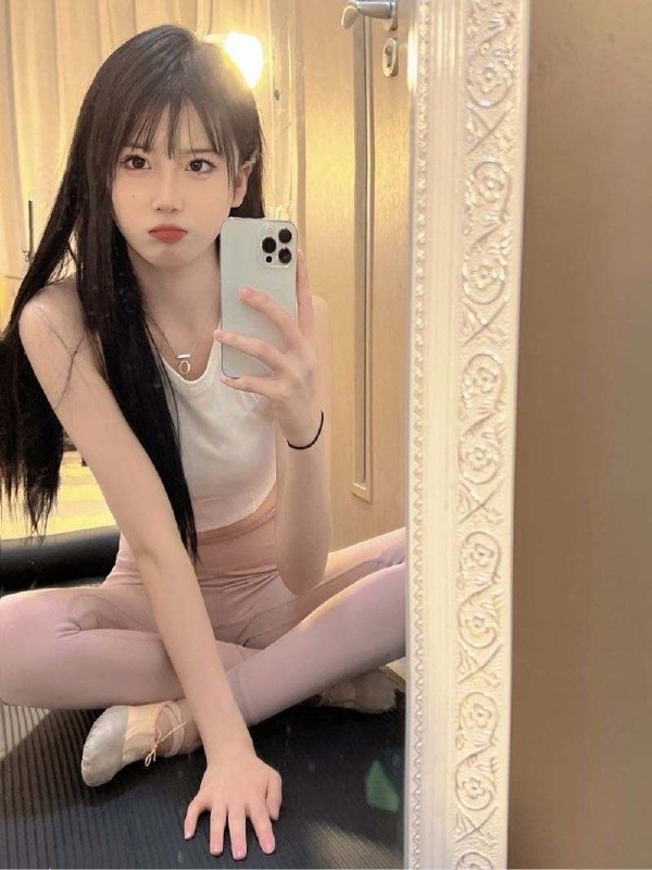 武汉摩羯➕兼职大学生身高172 ｜体重90｜真C🐻｜年龄05A𝟰腰、皮肤超白、筷子腿无整容，清纯优雅高素质女孩首次下海私密紧致水多多，素质哥哥善待小纹身，不抽烟，🉑69🉑🐍暂无工作室，🉑登记🉑代开🌟需要安排点击预约:@AnnaGJ168📲被双向限制联系:@AnnaGJ168bot