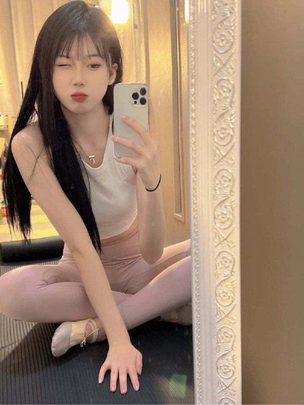 武汉摩羯➕兼职大学生身高172 ｜体重90｜真C🐻｜年龄05A𝟰腰、皮肤超白、筷子腿无整容，清纯优雅高素质女孩首次下海私密紧致水多多，素质哥哥善待小纹身，不抽烟，🉑69🉑🐍暂无工作室，🉑登记🉑代开🌟需要安排点击预约:@AnnaGJ168📲被双向限制联系:@AnnaGJ168bot