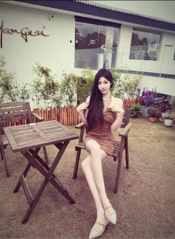 武汉小蕾玖➕05大学生 兼职学妹cc第一次下海 所见即所得兼职白小纯  机不可失 失不再来━━━━━━━━ WU HAN━━━━━━♠️身高: 168♠️罩杯: c♠️体重: 45KG♠️籍贯 四川🉑舌吻🉑69，🉑口交逆天大长腿 小蛮腰 完美身材打扮洋气 温柔勾魂 不抽烟不喝酒 没纹身只见素质客 本人比照片视频好看📱需要安排点击预约:@AnnaGJ168📱📱被双向限制请联系:@AnnaGJ168bot📱