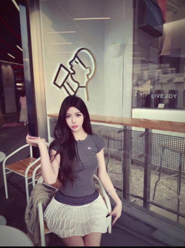 武汉小蕾玖➕05大学生 兼职学妹cc第一次下海 所见即所得兼职白小纯  机不可失 失不再来━━━━━━━━ WU HAN━━━━━━♠️身高: 168♠️罩杯: c♠️体重: 45KG♠️籍贯 四川🉑舌吻🉑69，🉑口交逆天大长腿 小蛮腰 完美身材打扮洋气 温柔勾魂 不抽烟不喝酒 没纹身只见素质客 本人比照片视频好看📱需要安排点击预约:@AnnaGJ168📱📱被双向限制请联系:@AnnaGJ168bot📱