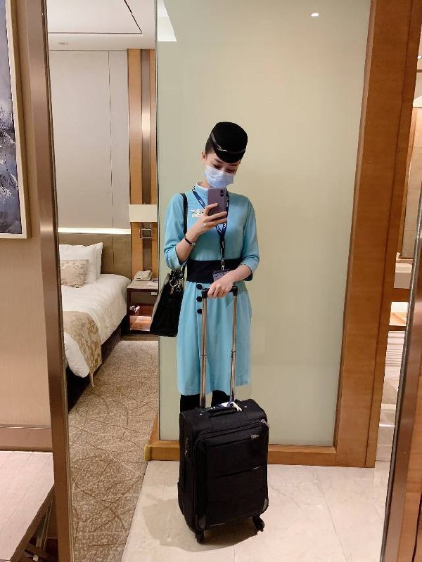 武汉小蕾玖➕厦航乘务员   171e00后CC  171e  46kg   可纯可御洋气 皮肤滑嫩白皙.身材气质俱佳 .  高情商 .温柔 热情                                                        爱好:健身 潜水 旅行 网球 滑雪 高尔夫⚠️⚠️⚠️航班到港时间可能出现变动，必须提前预约。另外公司规定晚上12点以后禁止外出🔴需要安排点击预约:@AnnaGJ168🟡被双向限制请联系:@AnnaGJ168bot