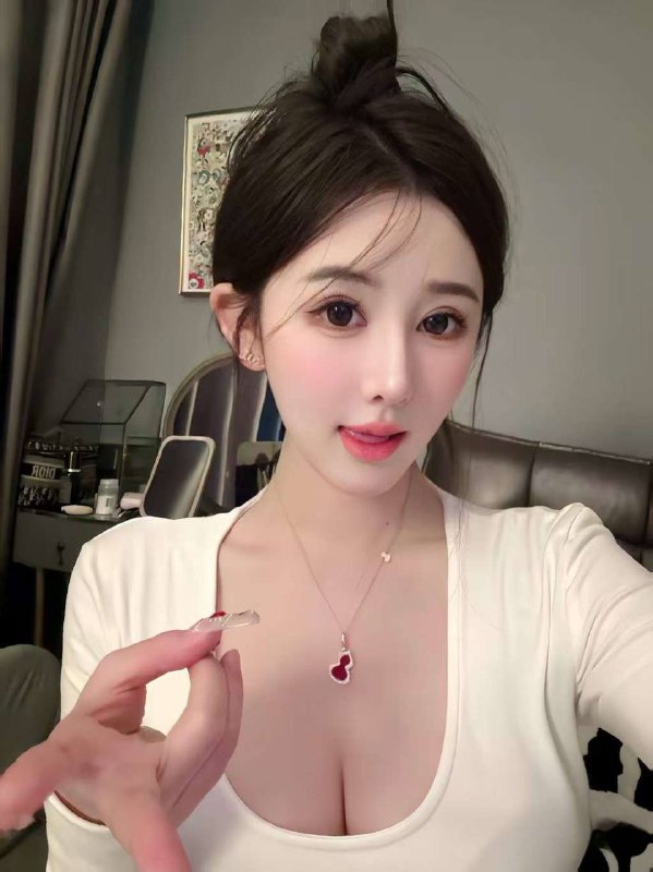 武汉小蕾玖➕极品大F网红170，90斤，胸F天然🈚整，03年，全身雪白，胸大苗条，穿衣时尚🔴需要安排点击预约:@AnnaGJ168🟡被双向限制请联系:@AnnaGJ168bot