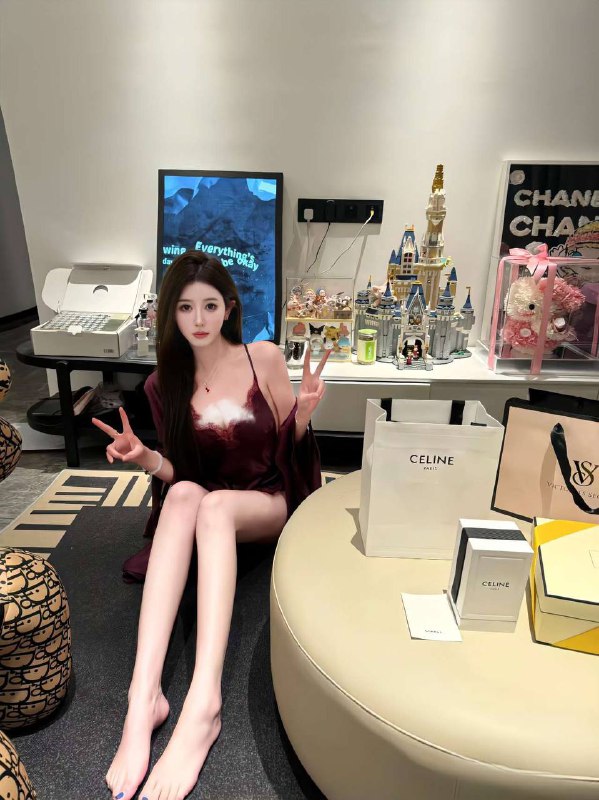 武汉小蕾玖➕极品大F网红170，90斤，胸F天然🈚整，03年，全身雪白，胸大苗条，穿衣时尚🔴需要安排点击预约:@AnnaGJ168🟡被双向限制请联系:@AnnaGJ168bot